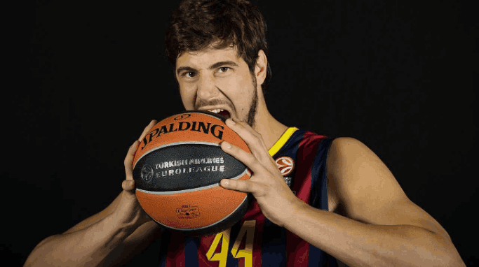 包含里程碑夜！巴塞罗那复出首秀，CBA季后赛赛前刷纪录，目标明确，训练强度明显提升的词条